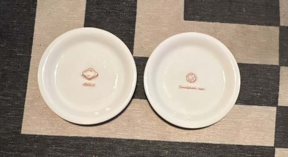 Williams-Sonoma Cinnamon Roll and Toast Plates Set of 2 White Ceramic